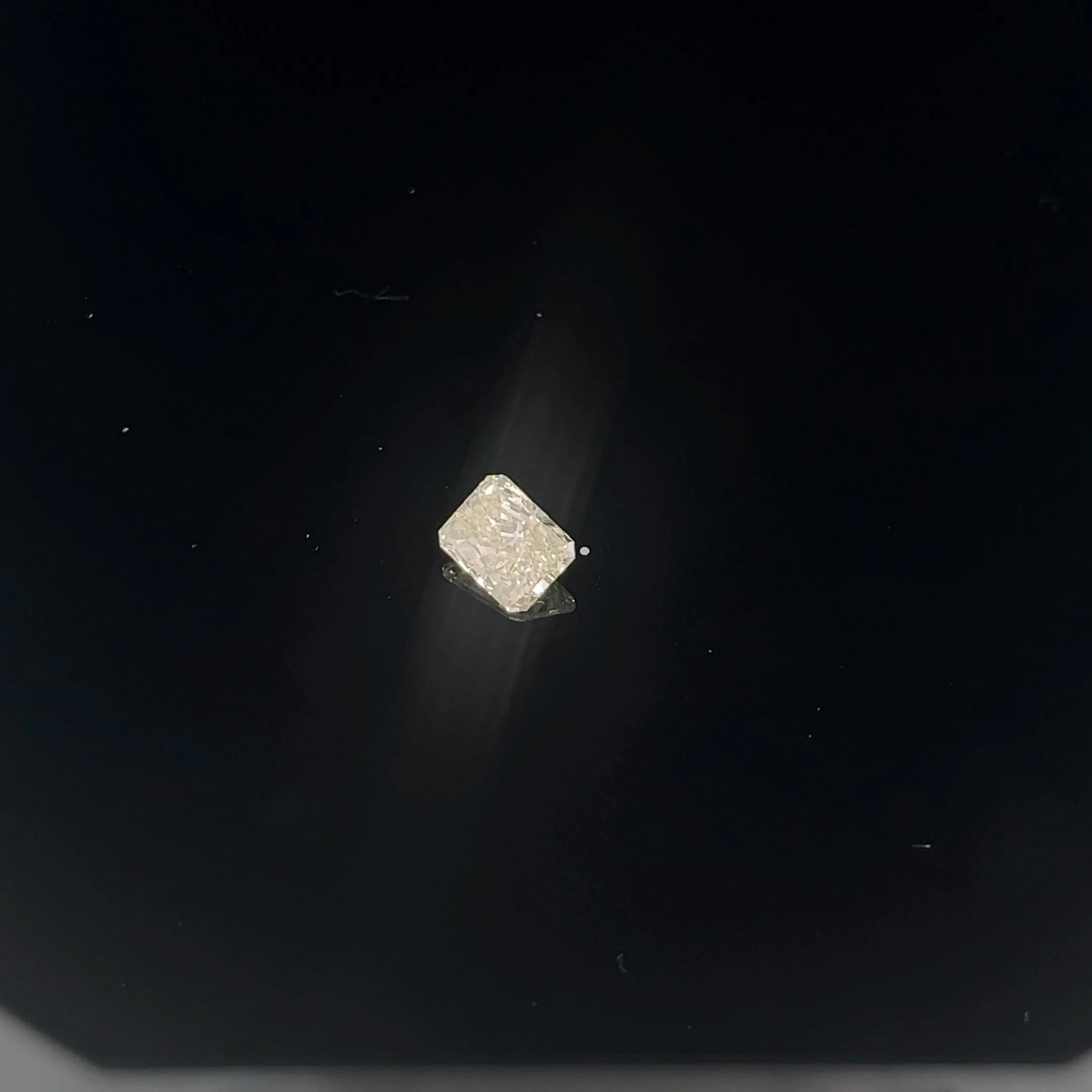 0.95 CUT-CORNERED RECTANGULAR MODIFIED BRILLIANT U TO V RANGE VS1 GIA #1156772373 CERTIFIED DIAMOND