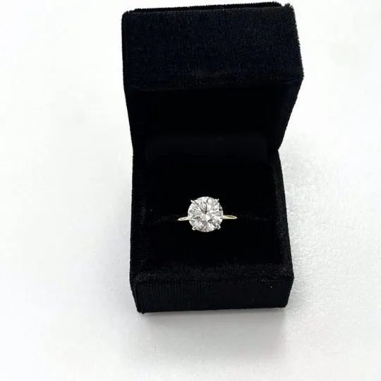 1.5 Carat Round Cut Diamond - F VS2 - 1.60ct - 202643