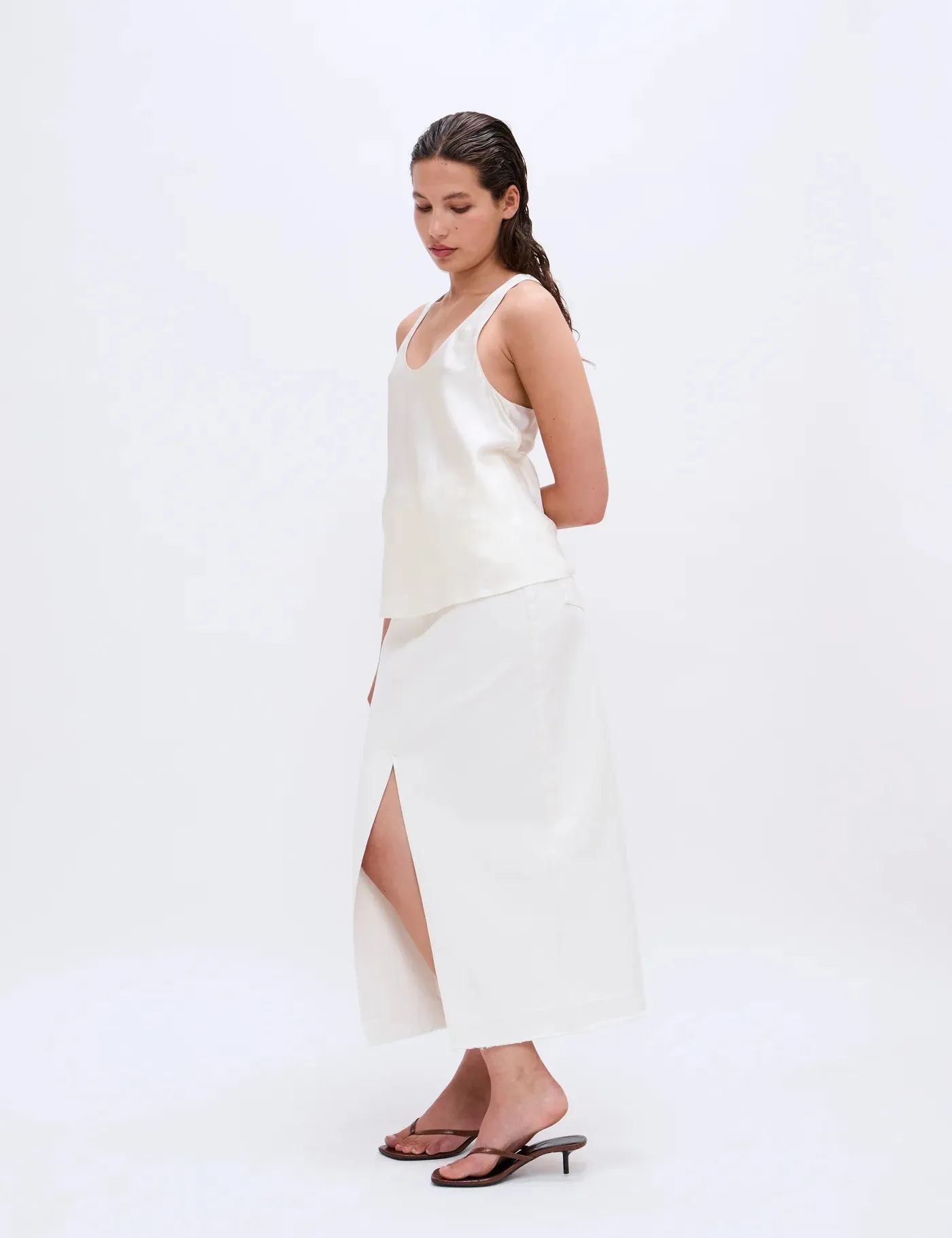 2NDDAY - Top - White - Amalia