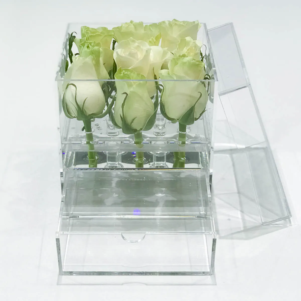 9 Roses with drawer