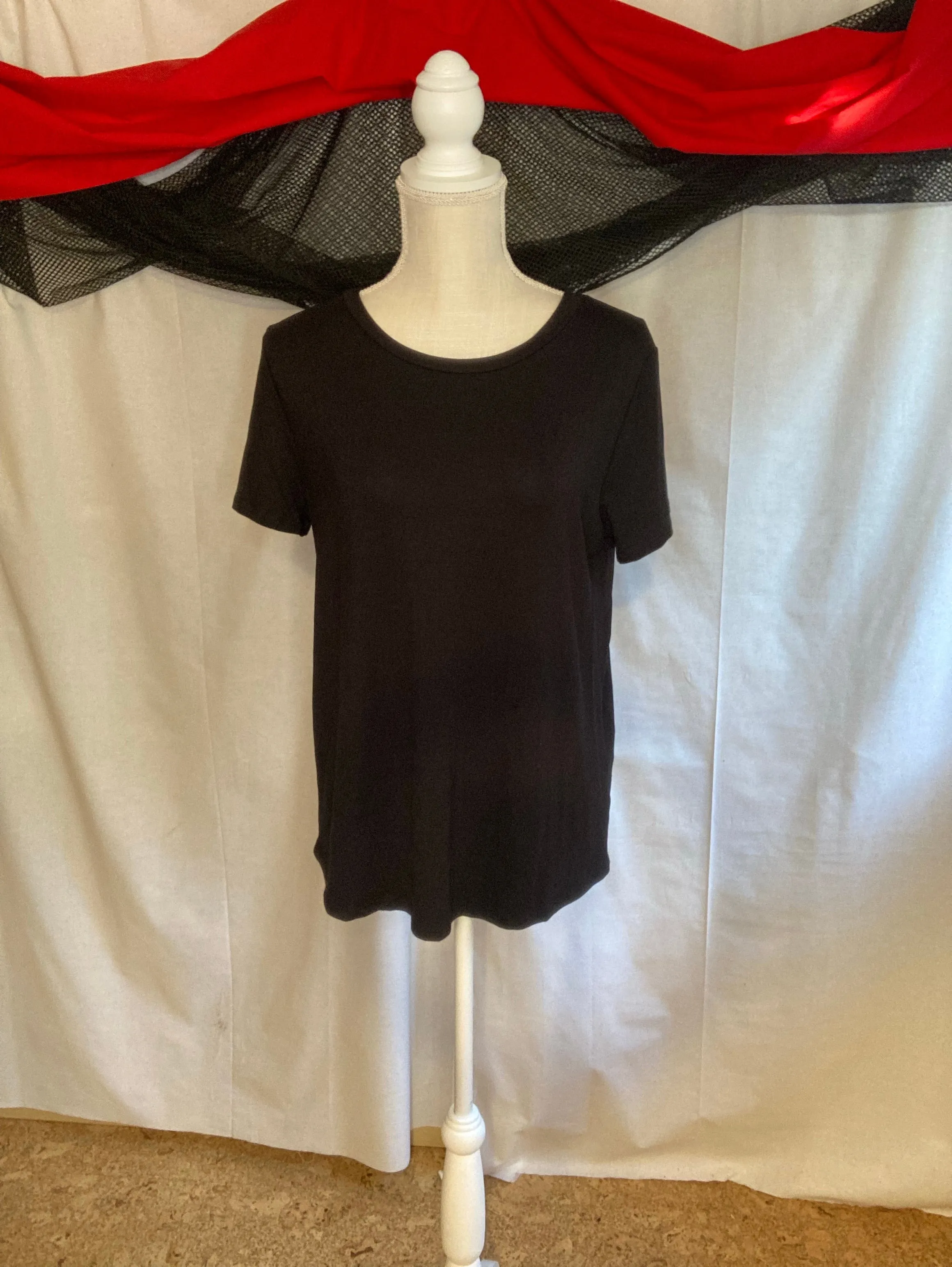 Basic Short Sleeve T-Shirt (multiple color options)