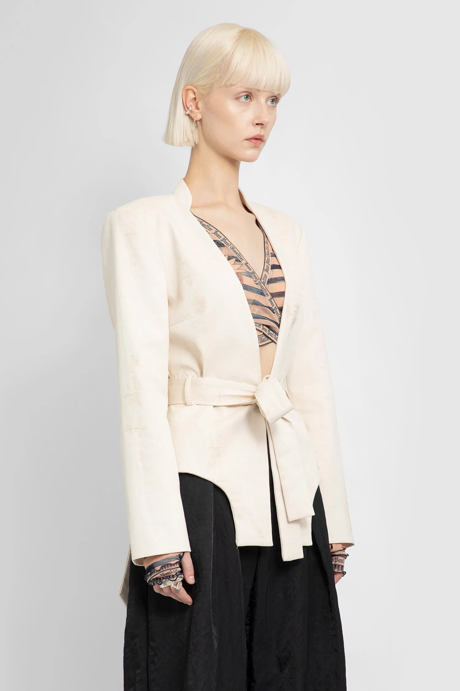 Belted Blazer in Embroidered Cotton