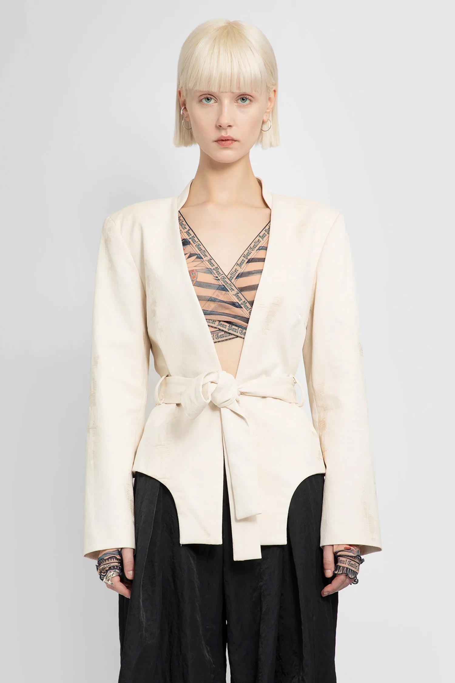 Belted Blazer in Embroidered Cotton