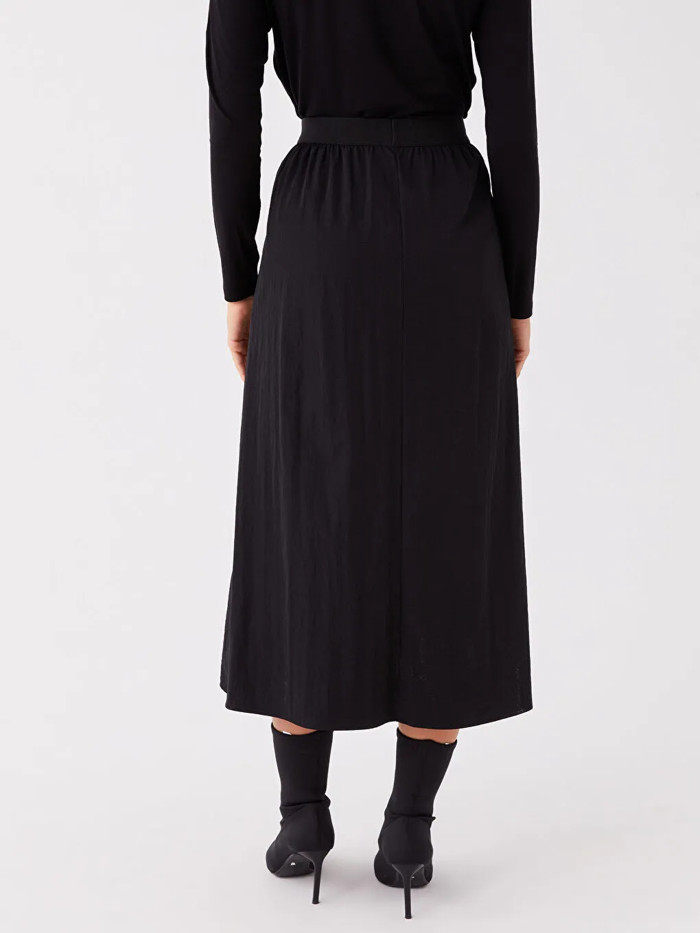 Comfortable Fit Women Skirt With Elastic Waist