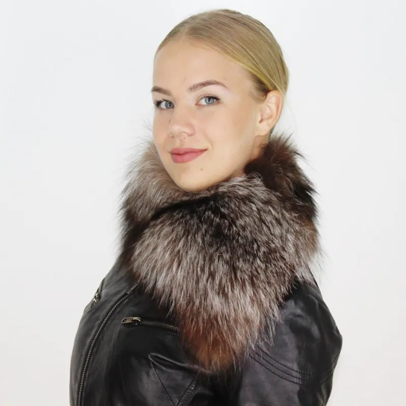 Crystal fox collar