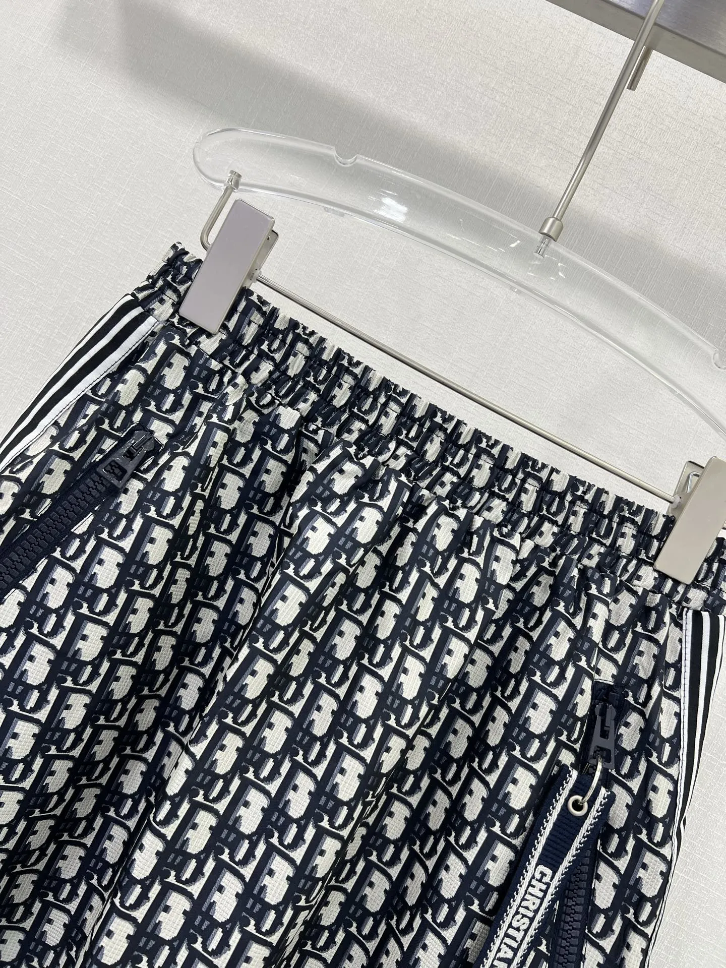 DO 25 new skirts