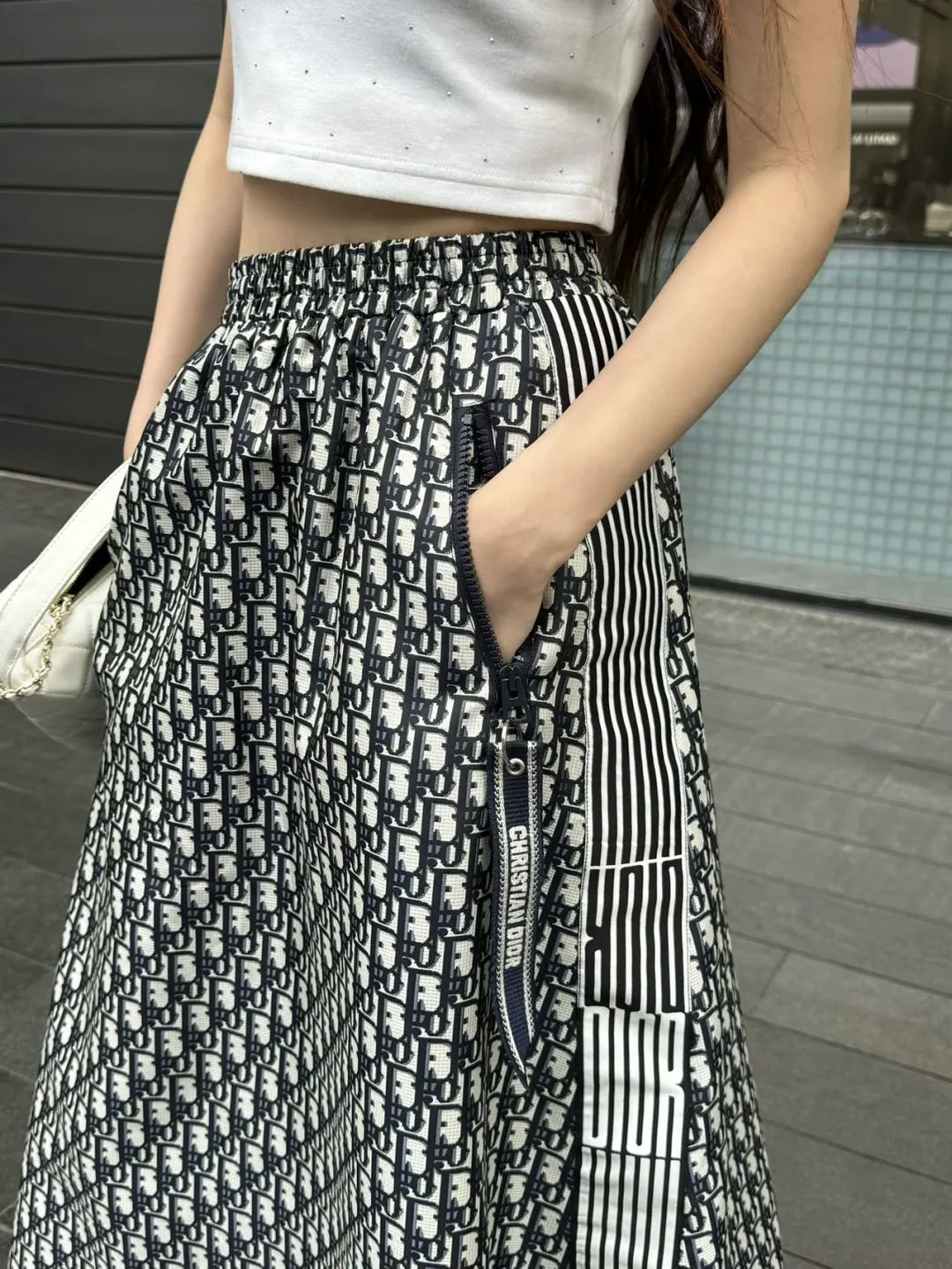 DO 25 new skirts