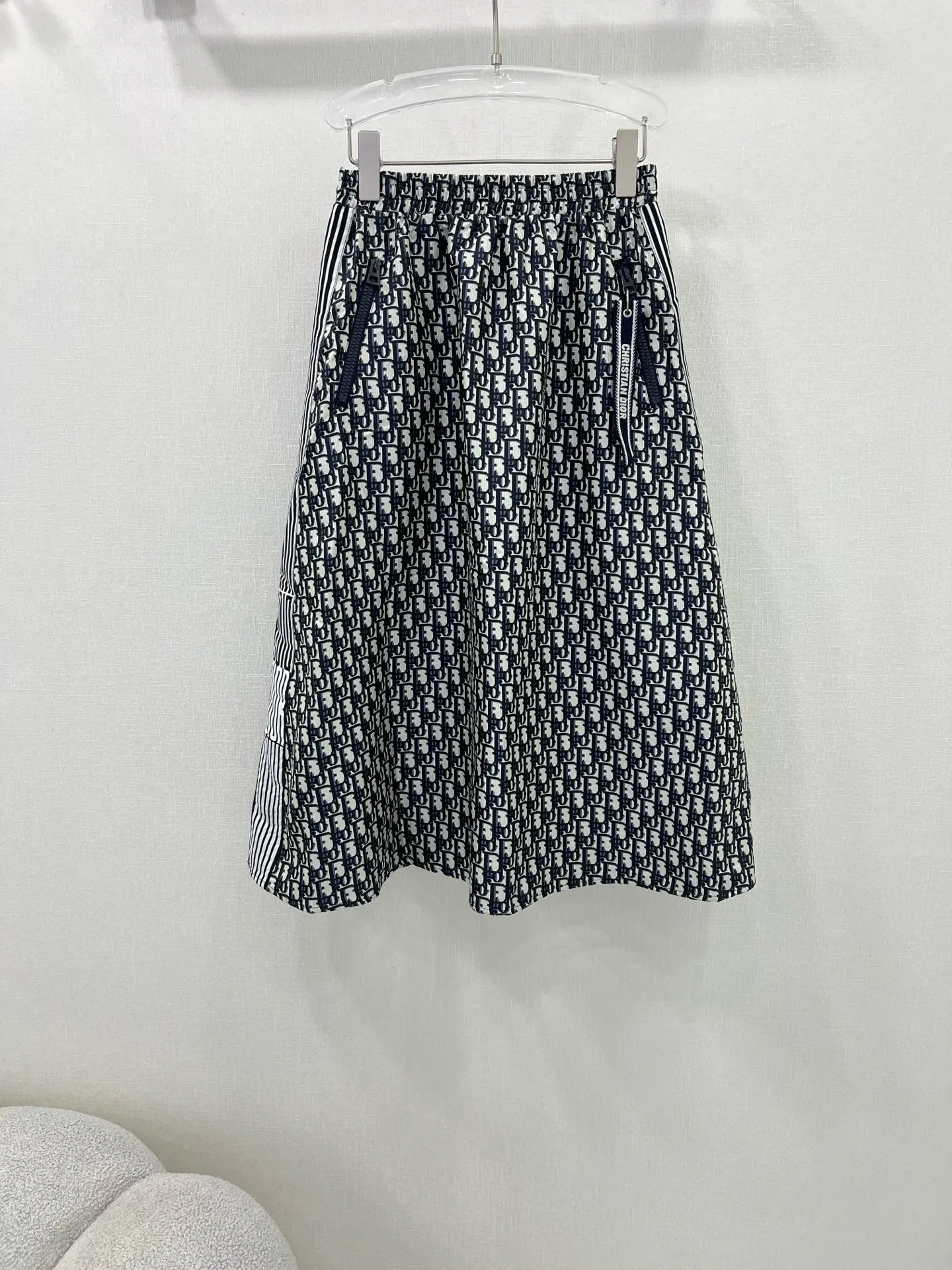 DO 25 new skirts