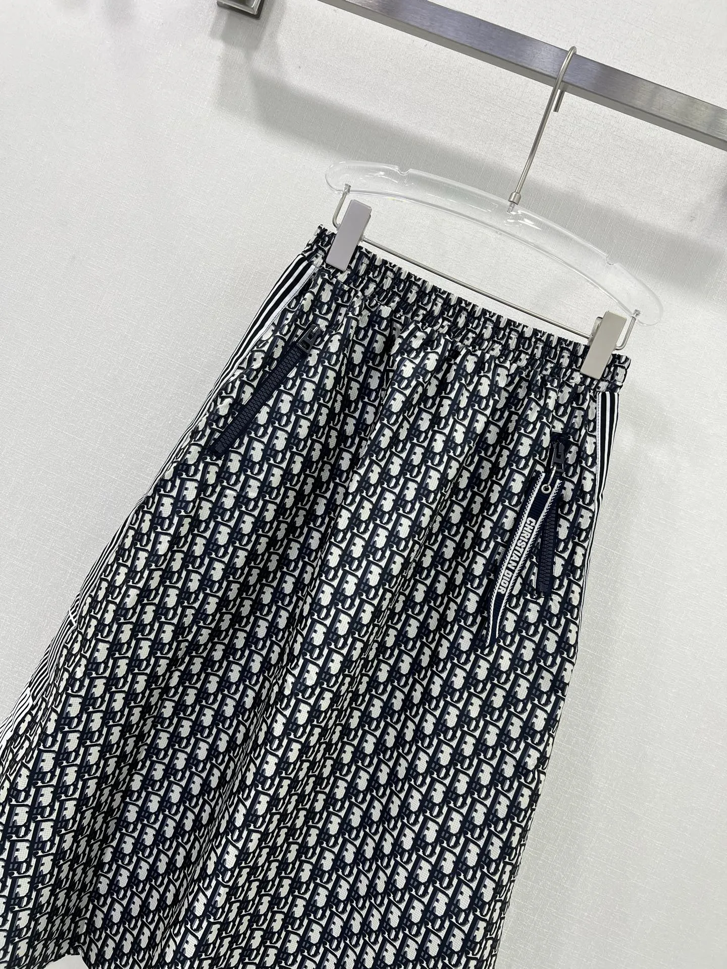 DO 25 new skirts
