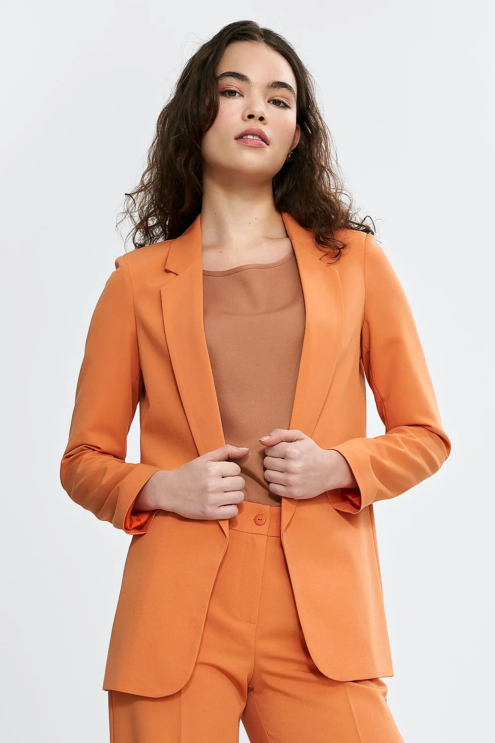 Elegant Open-Fit Blazer with Lapels