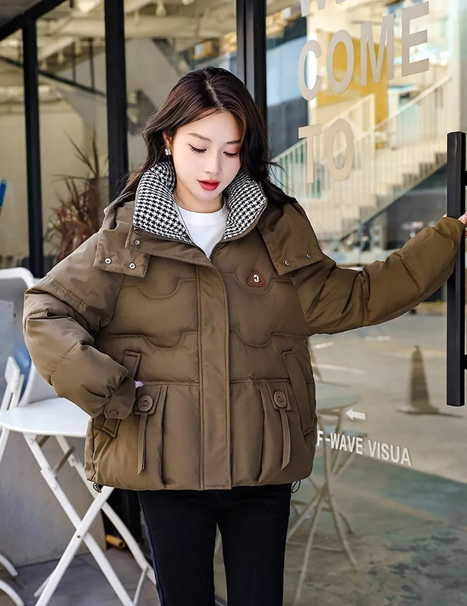Elegant Padded Quilted Puffer Jacket for Women in Houndstooth Design