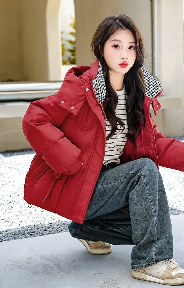 Elegant Padded Quilted Puffer Jacket for Women in Houndstooth Design
