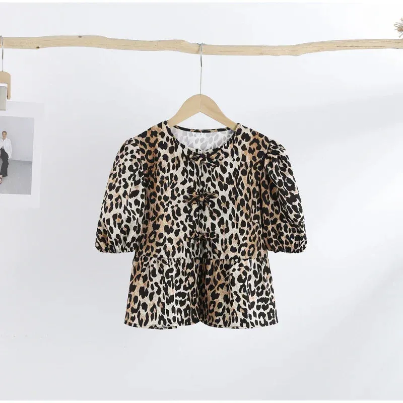 Light ladies top with puffs - playful leopard pattern