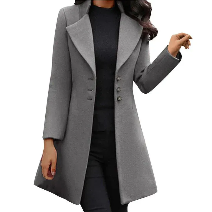 Long-sleeved Italian wool coat by Ventissa