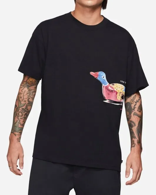 M NK SB Tee Duck - Black