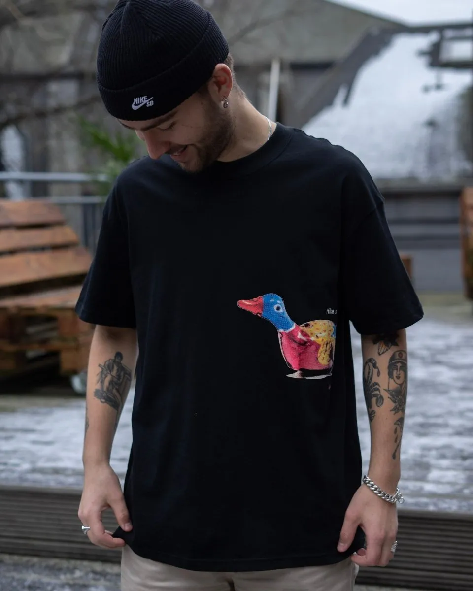 M NK SB Tee Duck - Black