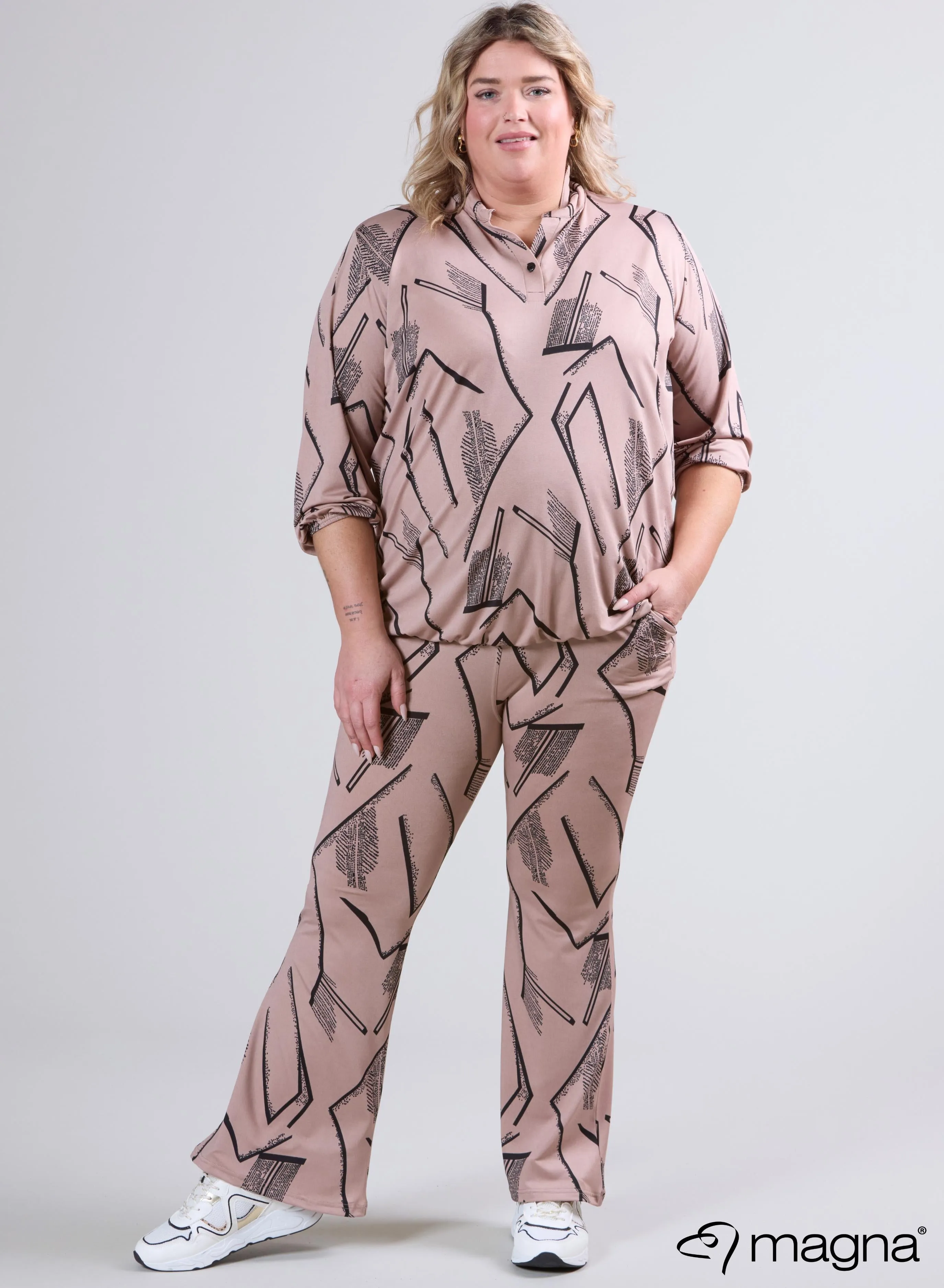 Magna Easy Wear Blouse with Elastic Triangle Sketch Taupe