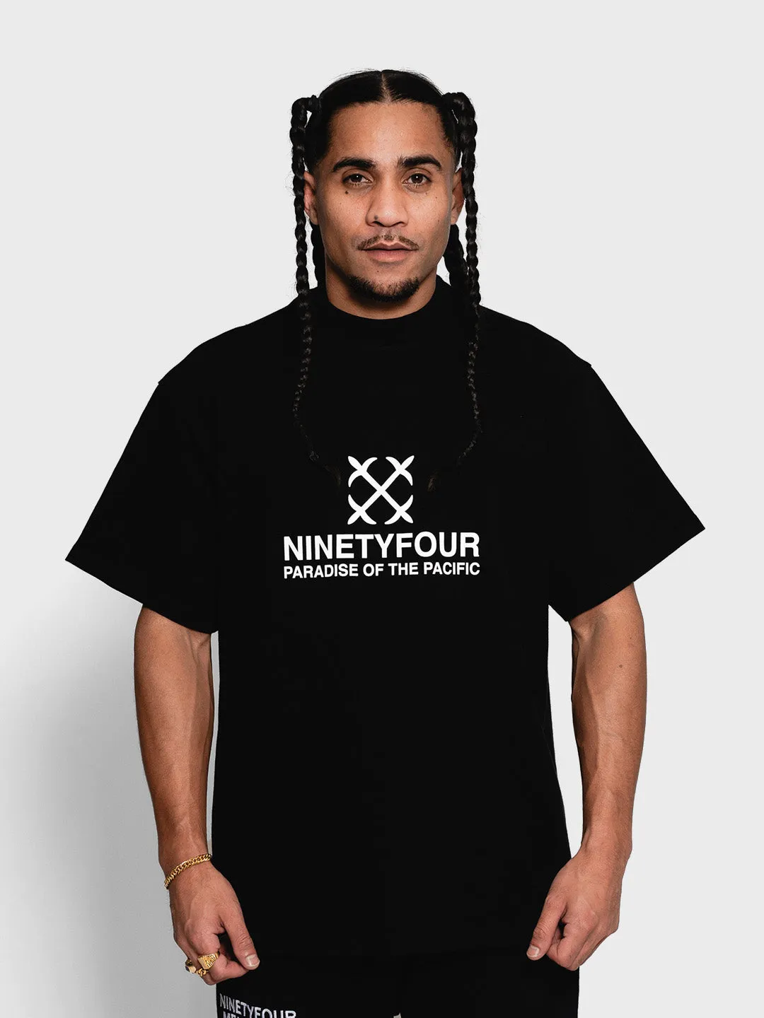 Ninetyfour Shelves T-Shirt | Black