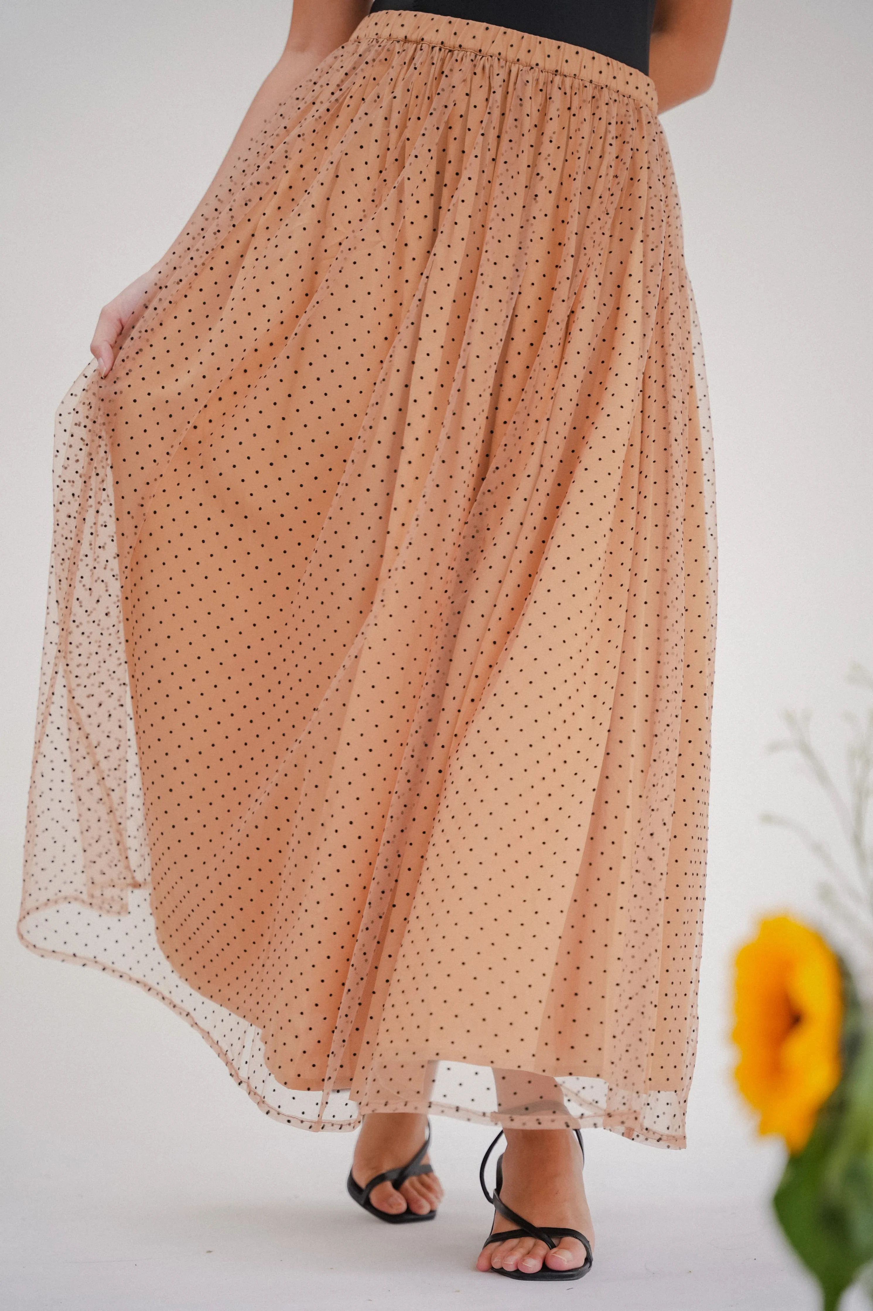 ORSAY SKIRT IN TAN POLKA