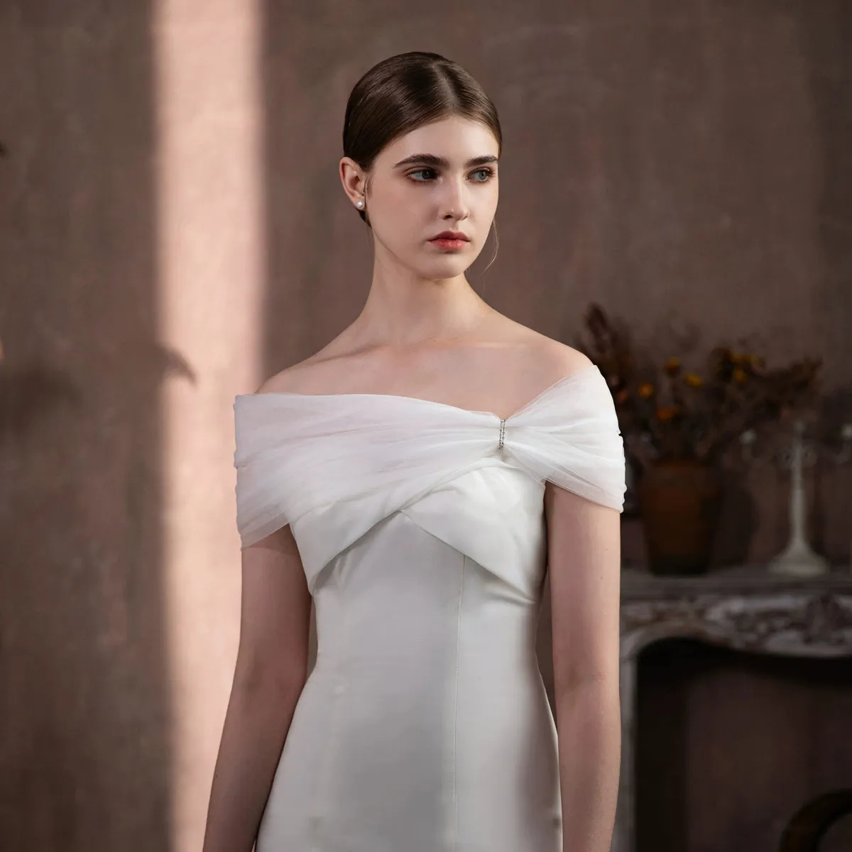 Roycebridal Jackets&Wraps Bridal Cape Elegant Wedding Dress One Shoulder White Tulle Covering Arm Wedding Accessories