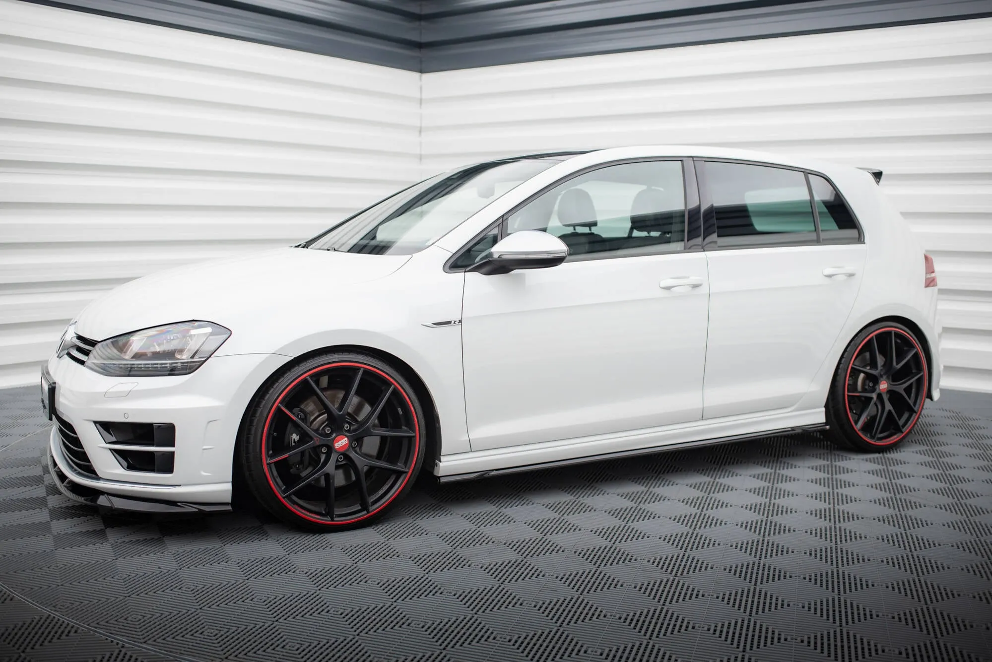 Side Skirts Diffusers V.4 Volkswagen Golf R Mk7