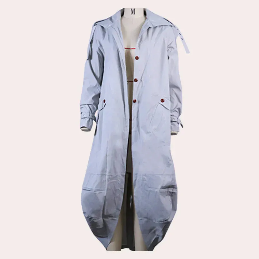 Stylish long women's coat for a fashionable look