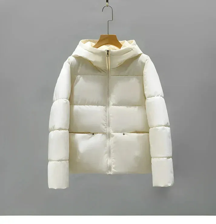 Warm - women's winter coat 2024: elegant puffer coat trend