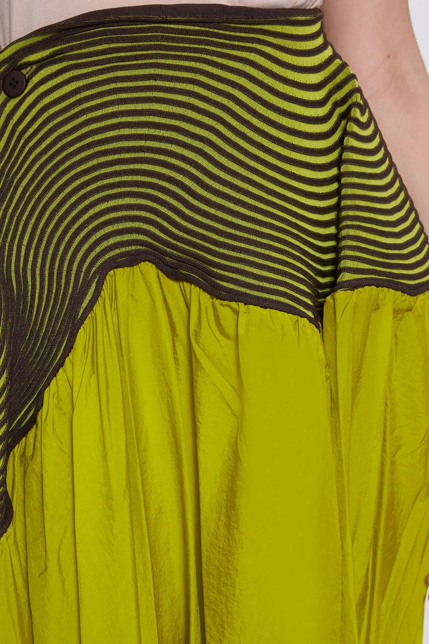 Winding Solid Skirt