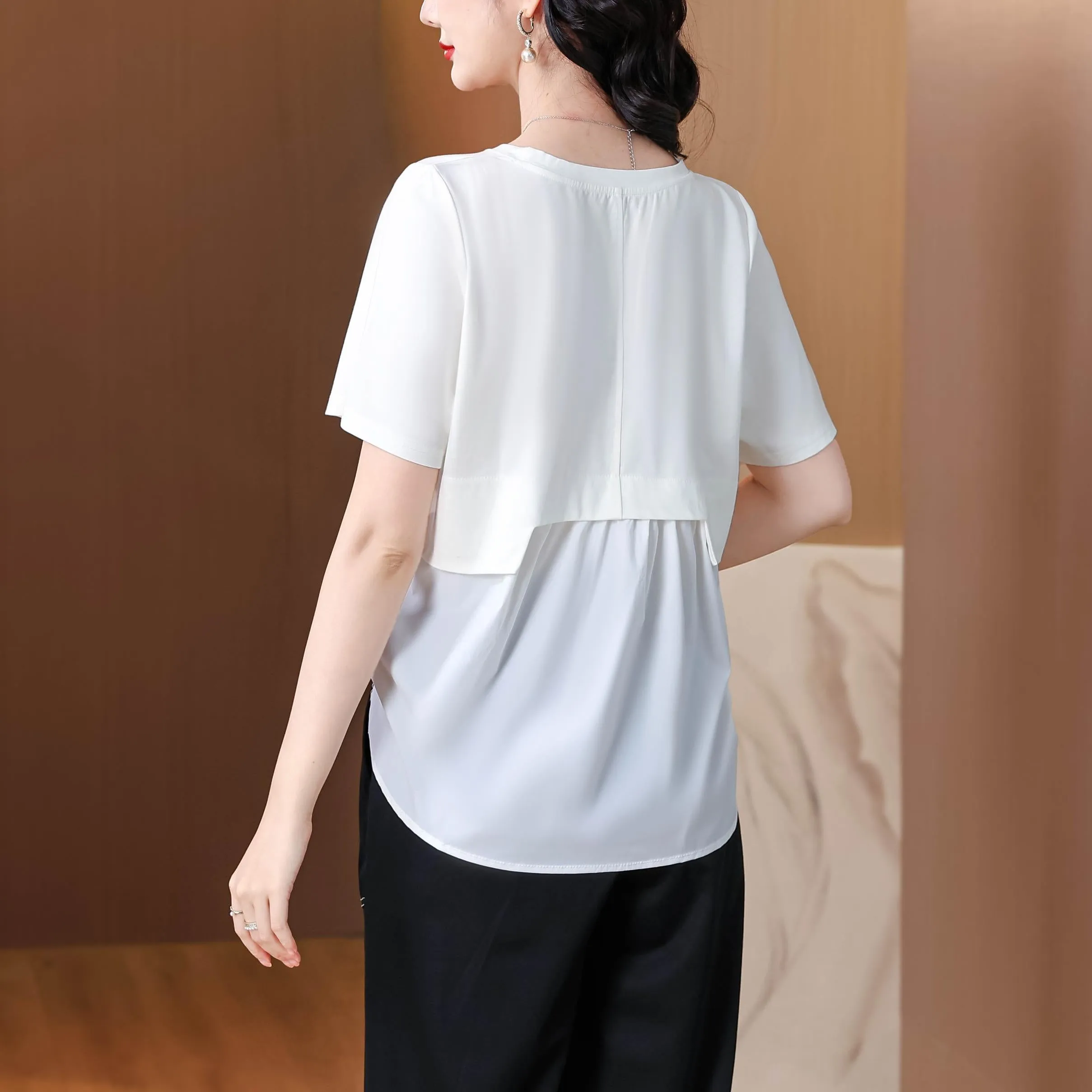 Women's Relaxed-Fit T-Shirt Featuring Chic Round Neckline and Patchwork Design