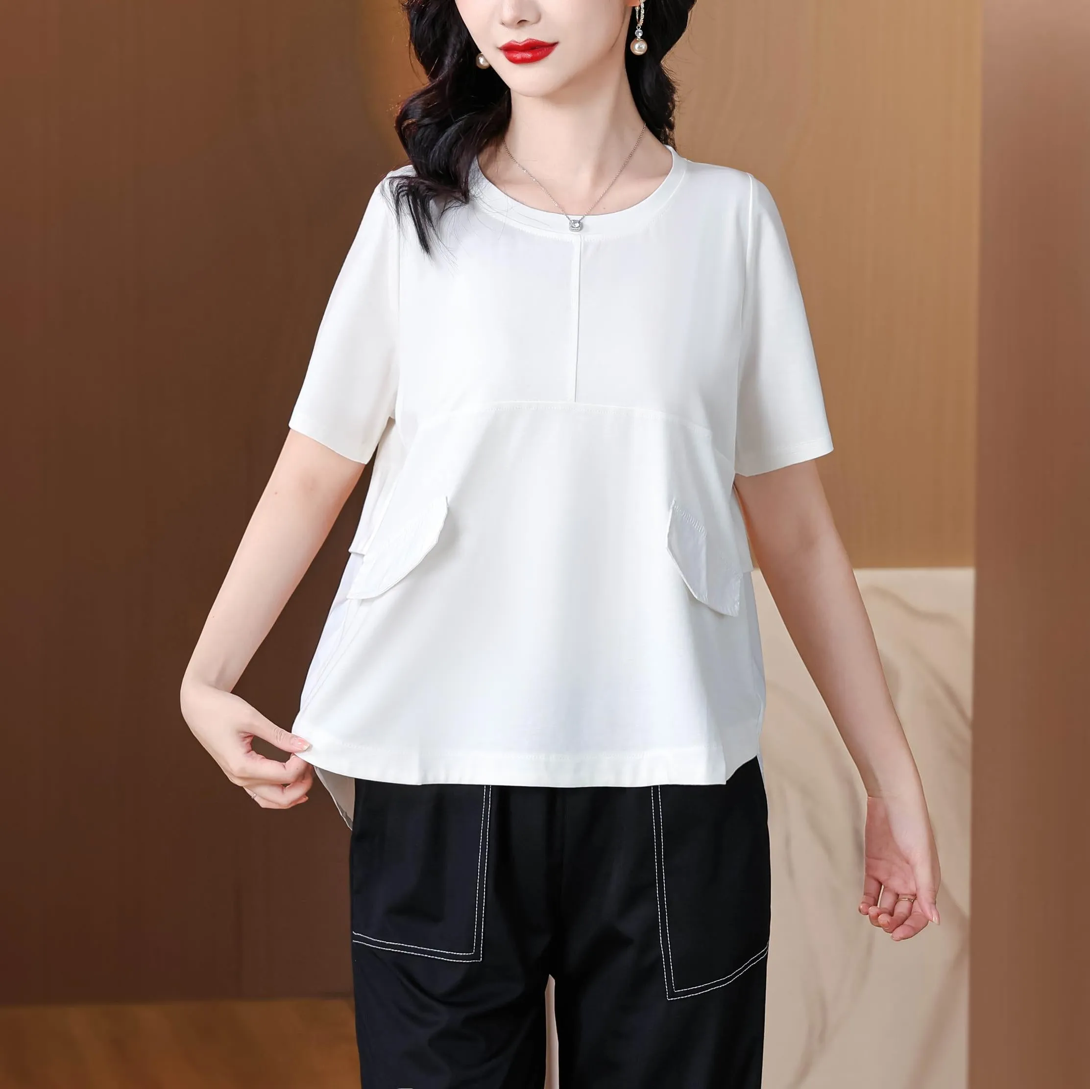 Women's Relaxed-Fit T-Shirt Featuring Chic Round Neckline and Patchwork Design