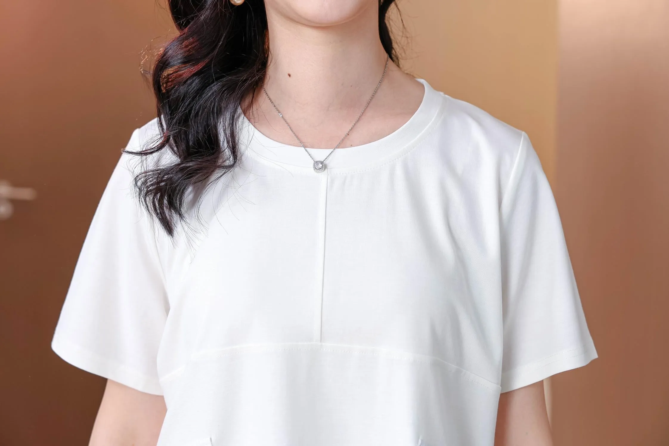 Women's Relaxed-Fit T-Shirt Featuring Chic Round Neckline and Patchwork Design