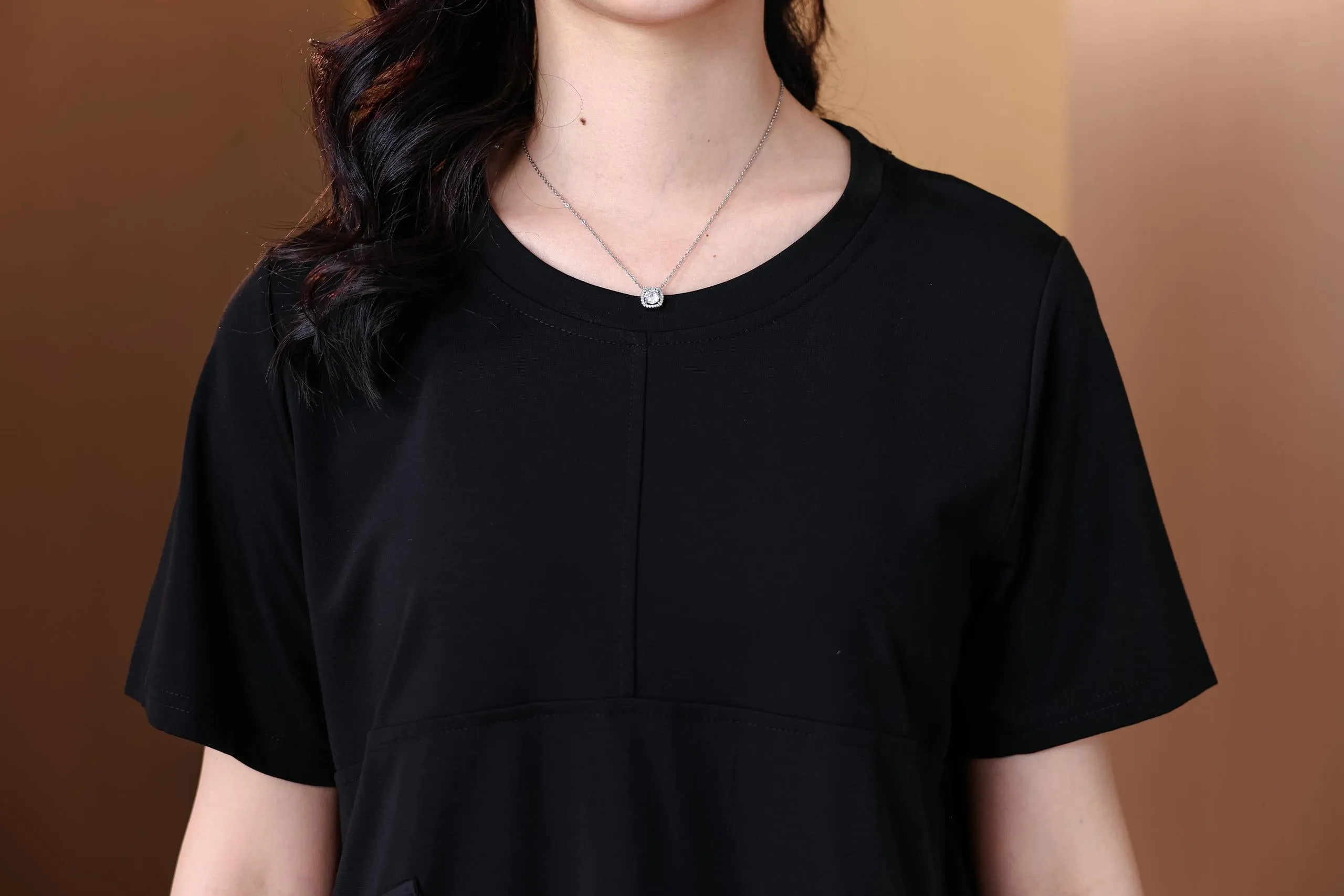 Women's Relaxed-Fit T-Shirt Featuring Chic Round Neckline and Patchwork Design